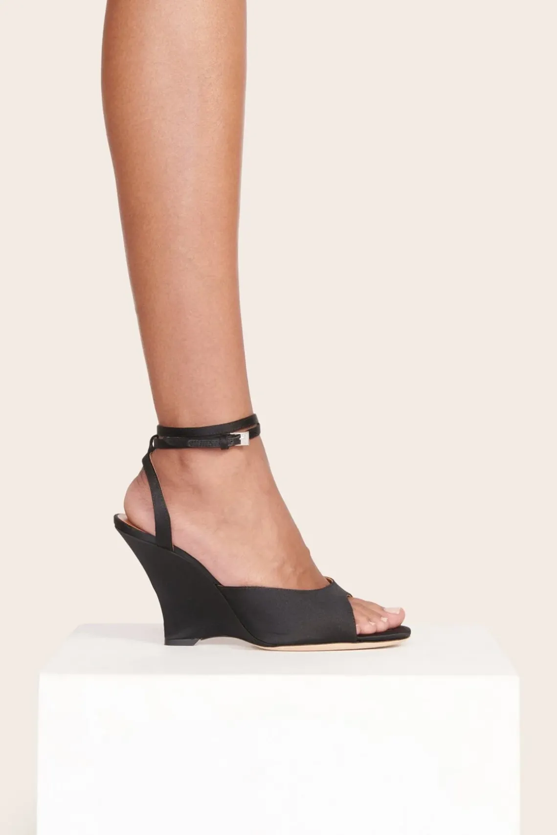 ANOUSH WEDGE BLACK