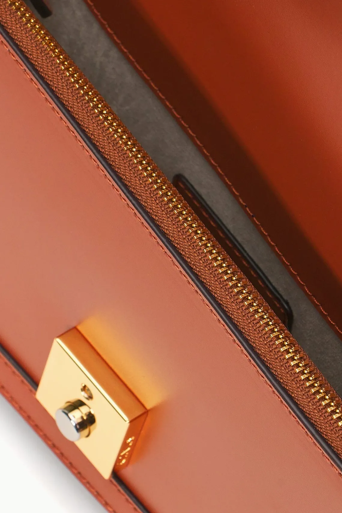GWEN CLUTCH TAN