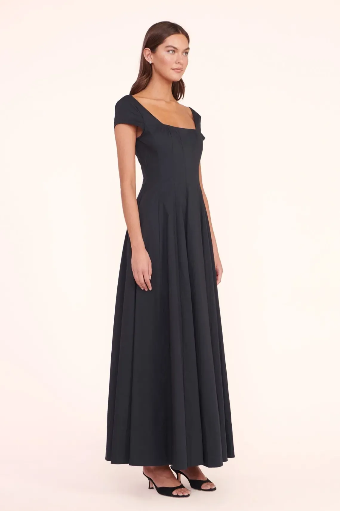MAXI SHORT SLEEVE WELLS DRESS BLACK